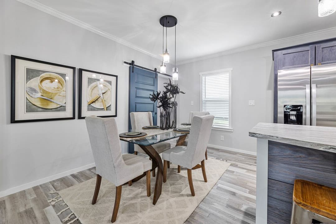 Paxton 28523a interior home features