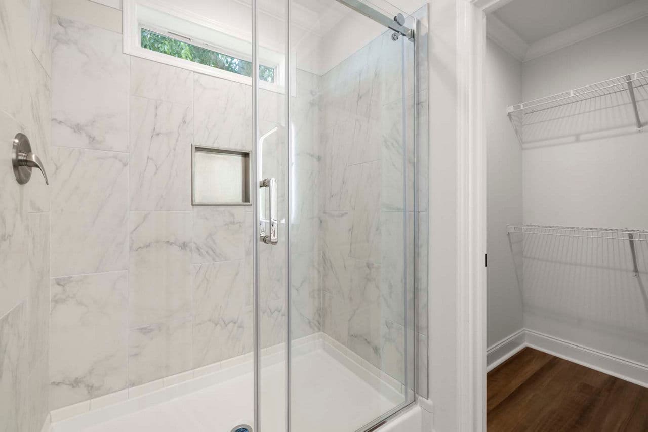 Silver springs 5320 bathroom home features