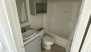 Legend 1672505 bathroom home features