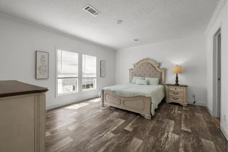 Freedom 2860520 bedroom home features